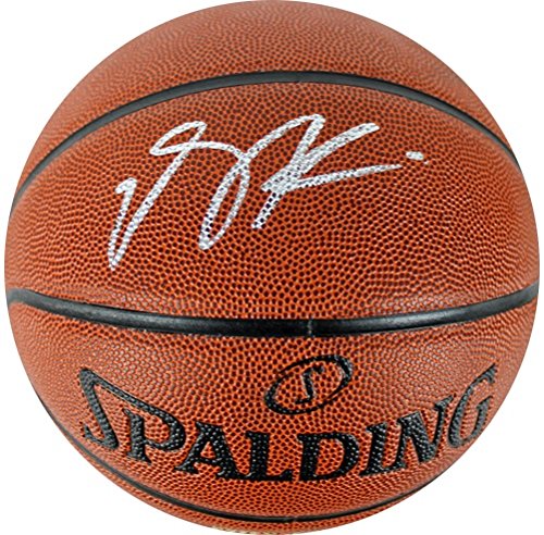 Derrick Rose Original Sports Autographed Items for sale